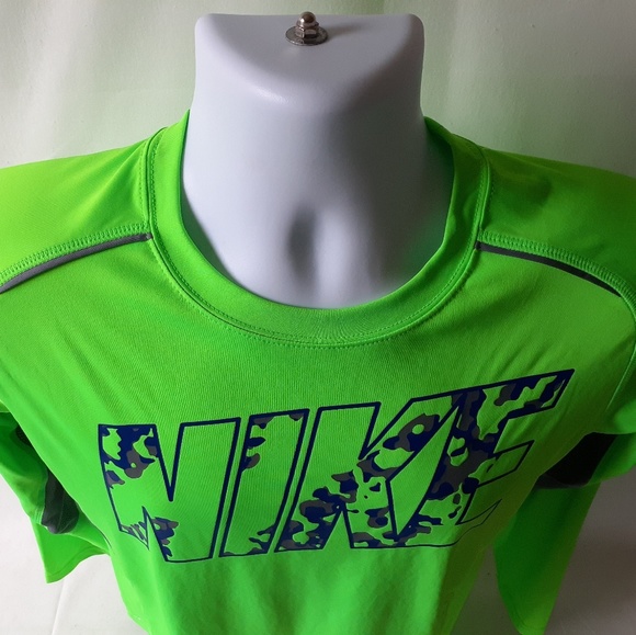 Nike Dri-FIT boys green long sleeve athletic top - Picture 2 of 8